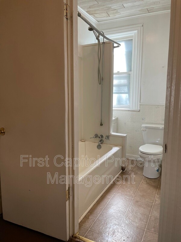 Building Photo - 362 Locust St