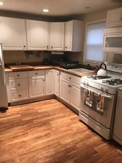 Primary Photo - Beautiful Mt Washington 2 Bed Townhouse Av...