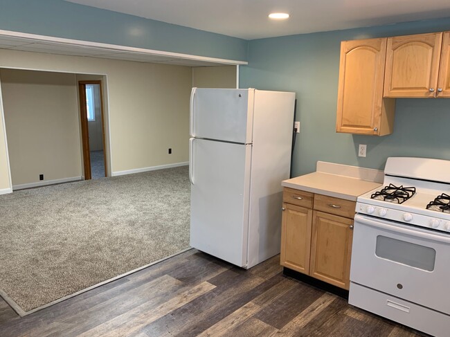 Kitchen looking into living room - 804 Berkshire Rd