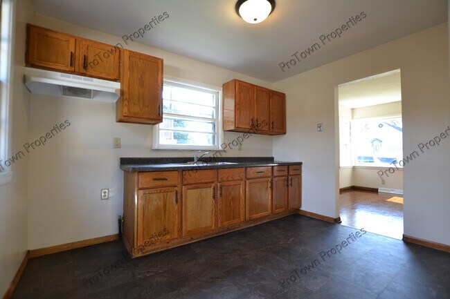 Foto del edificio - 521 Elmwood Ave