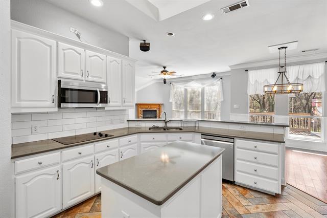 Building Photo - 5867 Grayco Dr