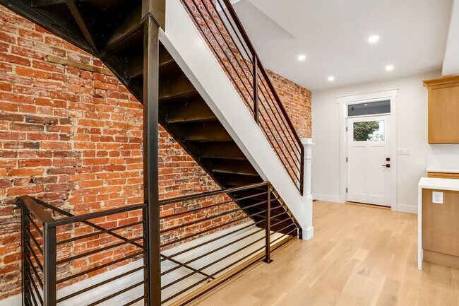Foto del edificio - 1336 Newton St NW