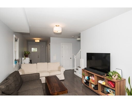 Foto del edificio - 242 Willow Ave