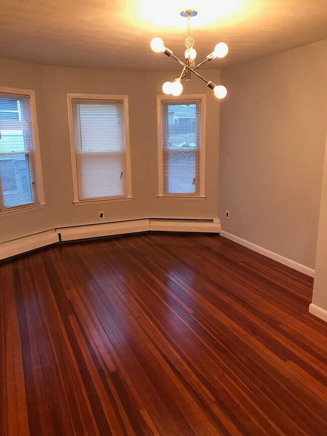 Foto del edificio - 118 Woodland St