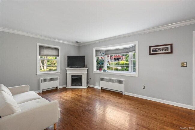 Building Photo - 17 Kisco Park Dr