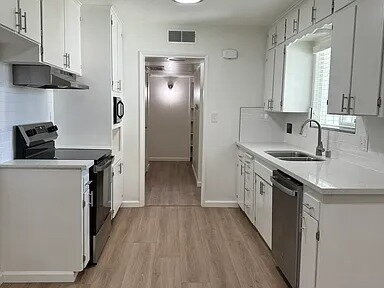 Building Photo - Freshly remodeled home