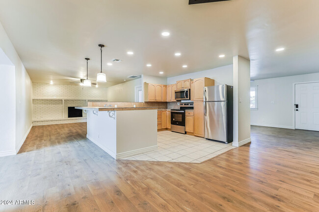 Foto del edificio - 1335 E Ellis Cir