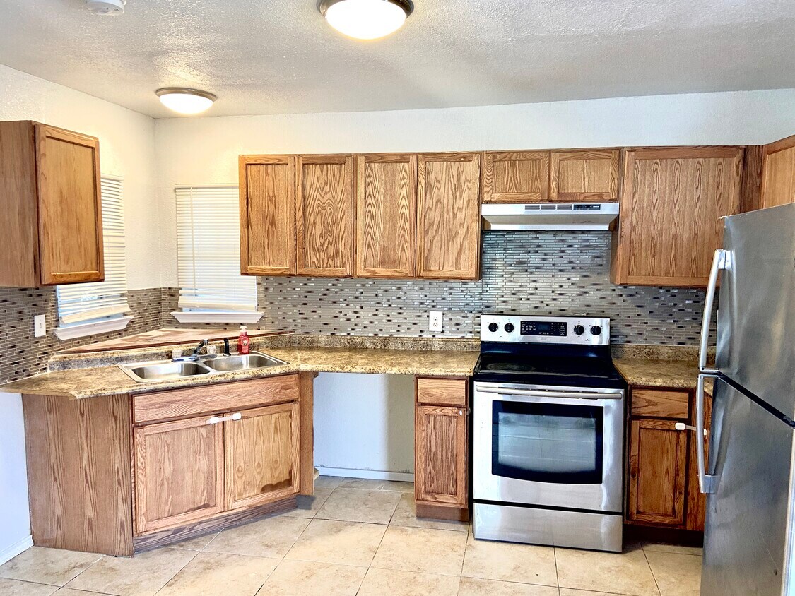 Kitchen - 1310 Sutton Dr