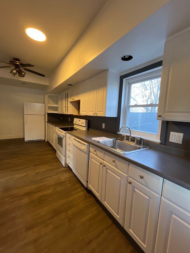 Foto del edificio - 485 S Walnut St