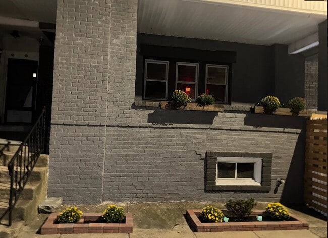 Foto del edificio - 5422 Chancellor St