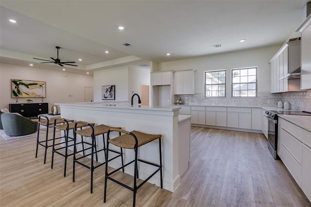 Foto del edificio - 1601 Sea Breeze Ln