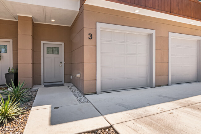 Building Photo - 1002 Morningside Dr