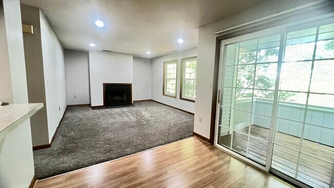 Foto del edificio - 109 Misty Meadow Ln
