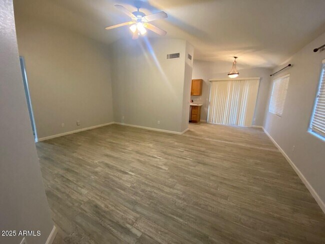 Foto del edificio - 6612 W Whispering Wind Dr