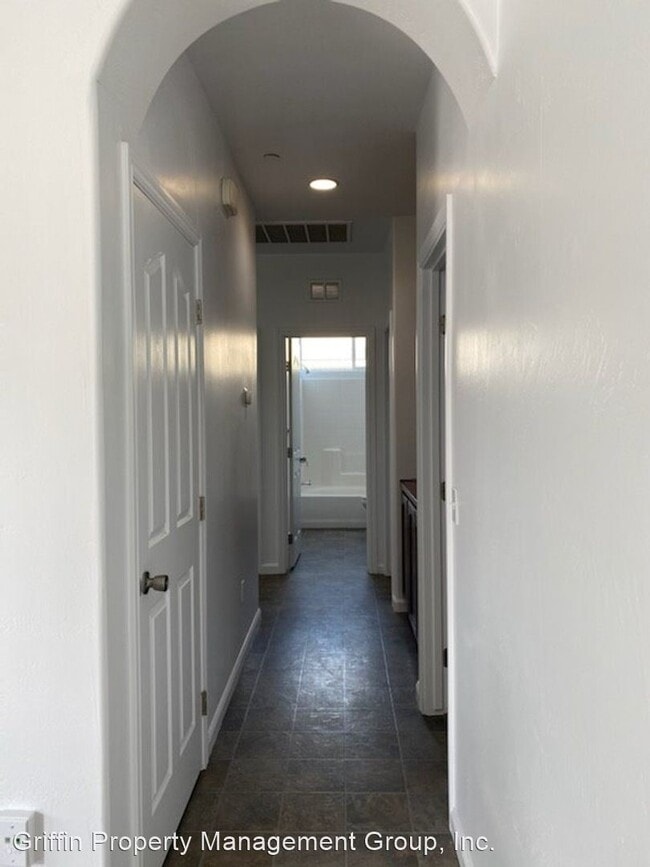 Foto del edificio - 4 br, 2 bath House - 1900 N Virginia Ave