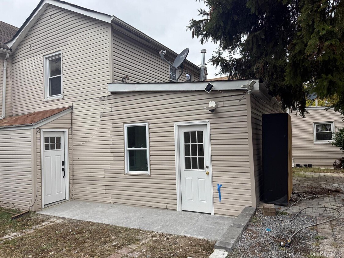 Primary Photo - 27 A Wood Rd