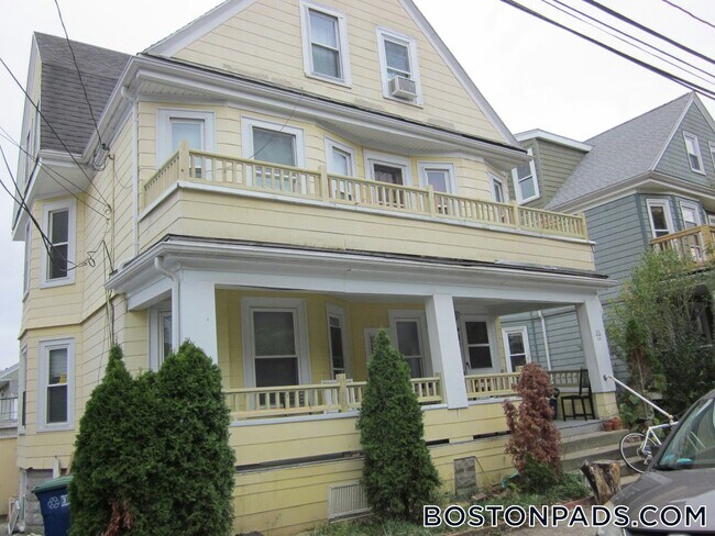 Building Photo - 28 Whitman St