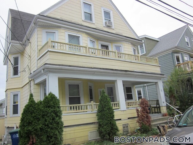 Building Photo - 28 Whitman St