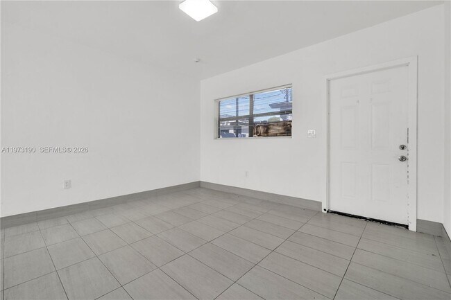 Foto del edificio - 13390 NE 6th Ave