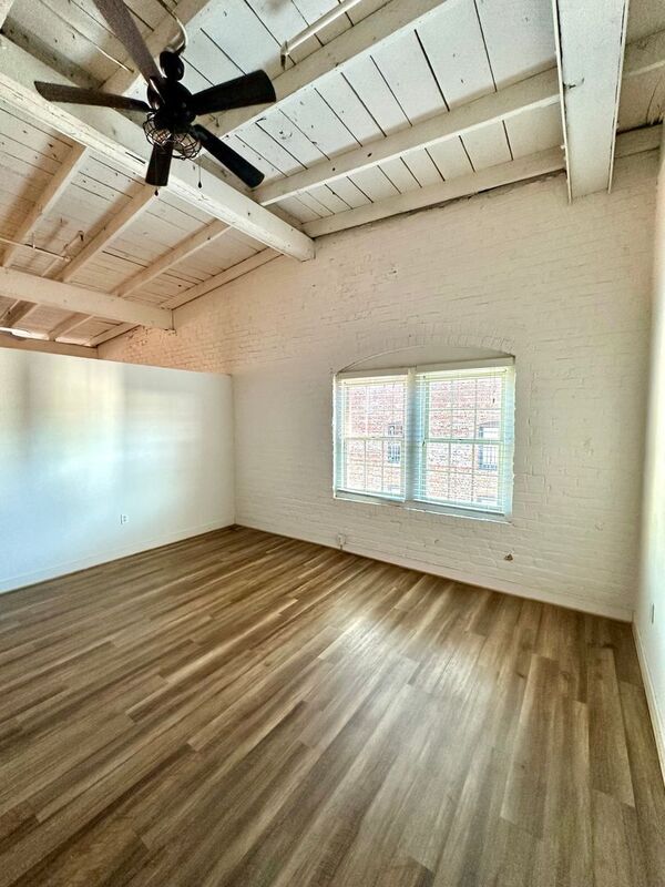 Building Photo - 1411 E Cary St