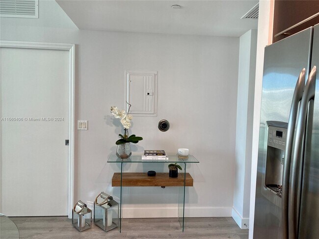 Building Photo - 951 Brickell Ave