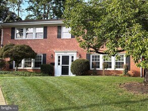 Building Photo - 1040 Warbler Pl