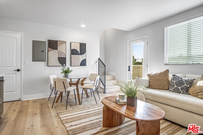 Foto del edificio - 10035 S Western Ave