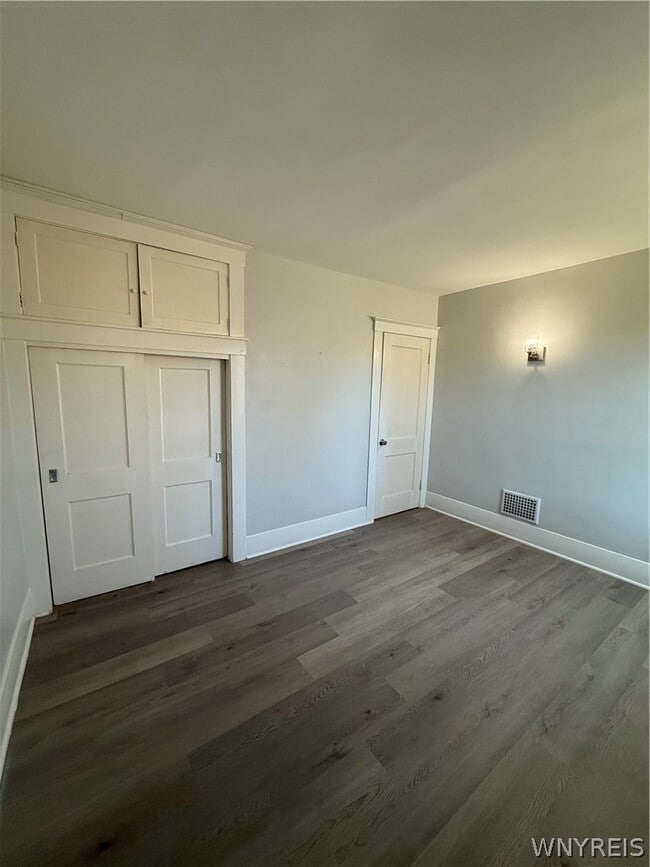 Foto del edificio - 301 Crestwood Ave