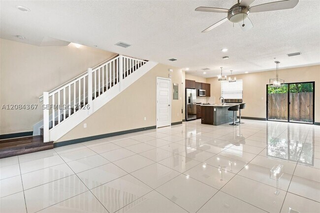 Foto del edificio - 10455 NW 82nd St