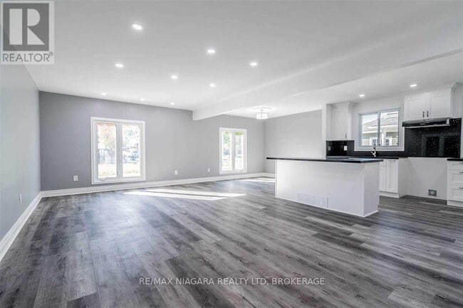 Building Photo - 22 Chantler Rd