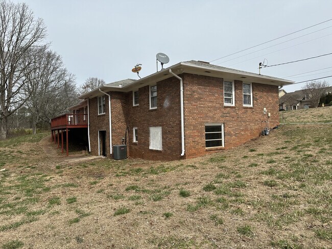 Building Photo - 4225 McGinnis Ferry Rd