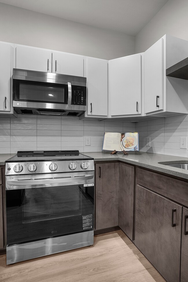 Building Photo - The Hendrey