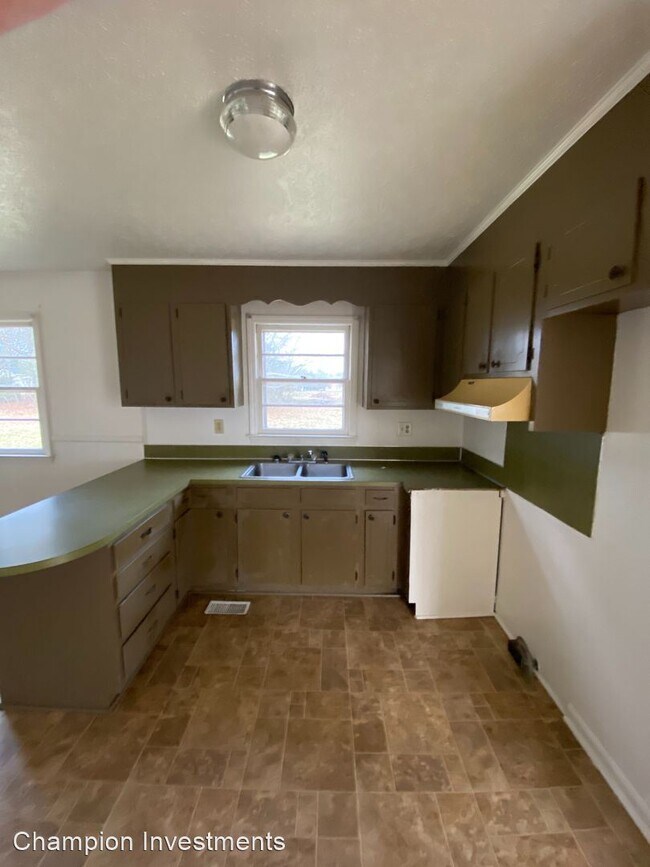 Foto del edificio - 3 br, 1 bath House - 115 Victor Dr