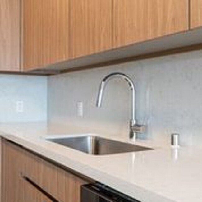 Foto del edificio - Penthouse 1-bedroom with 2-Parking!