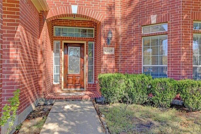 Foto del edificio - 13419 Sunset Bay Ln