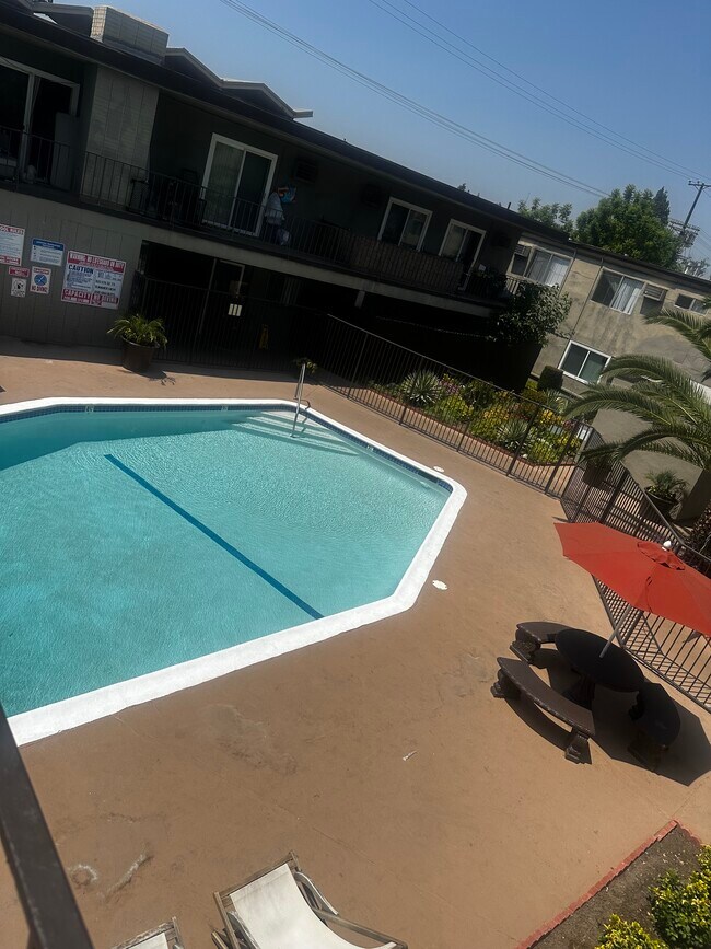 Área de piscina - Summer View Apartment Homes