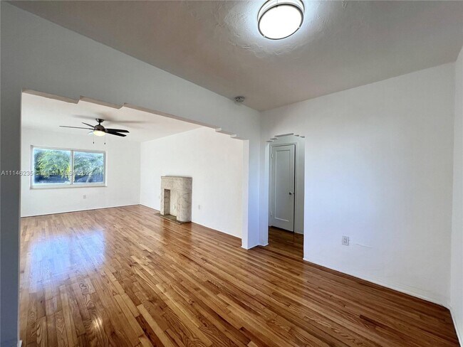 Building Photo - 2102 SW 14th Terrace