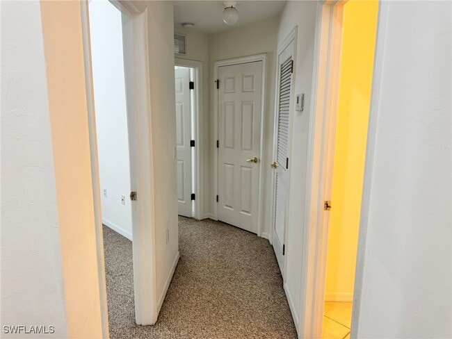 Building Photo - 860 Hampton Cir