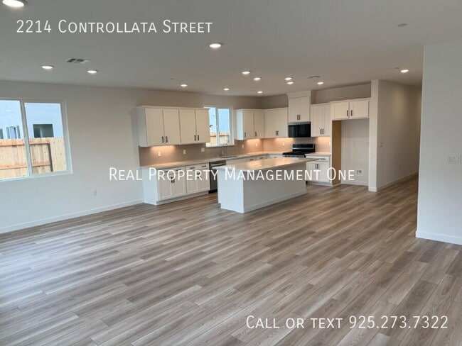 Building Photo - 2214 Controllata St