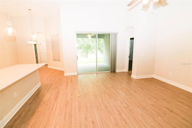 Building Photo - 27065 Sora Blvd