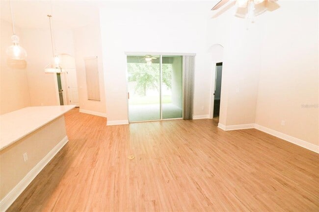 Foto del edificio - 27065 Sora Blvd