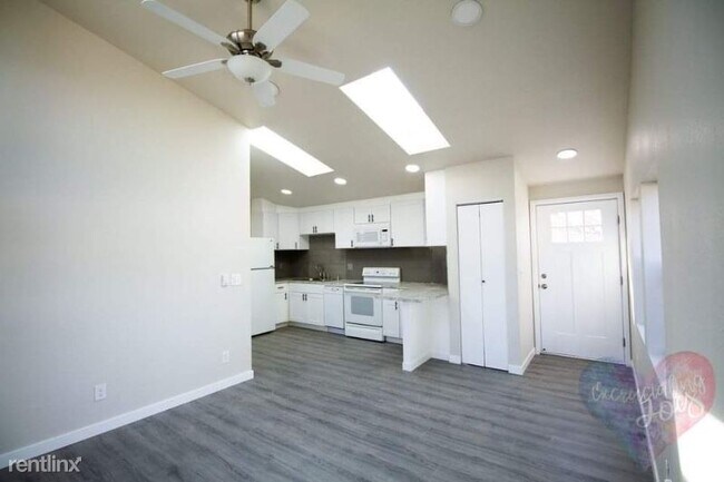 Building Photo - 11240 SW 81st Ave