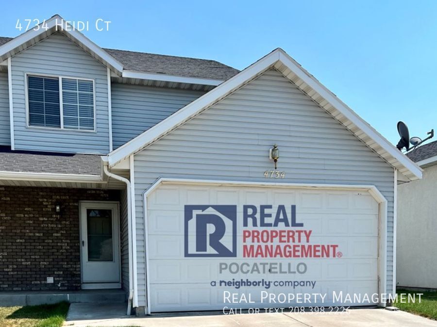 3 bedroom 2.5 Bath Duplex Double car garage House Rental in