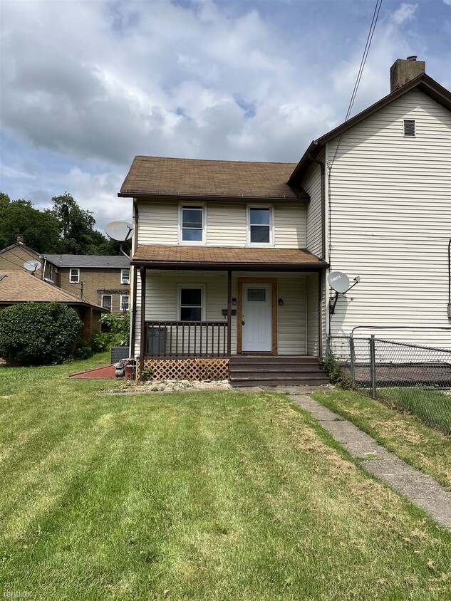 Primary Photo - 1 br, 1 bath Duplex - 605 8th Street Rear