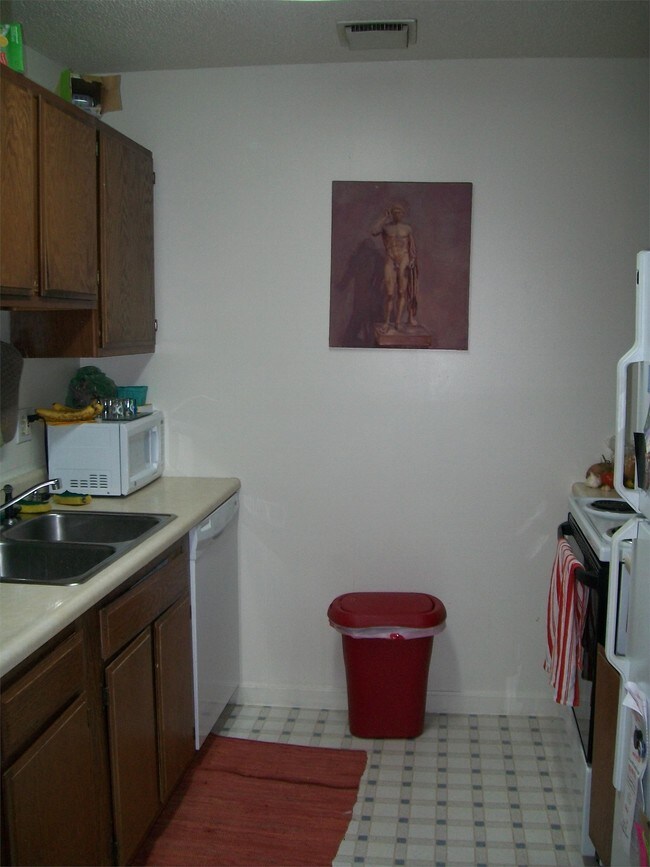 Building Photo - 37 S Williams St