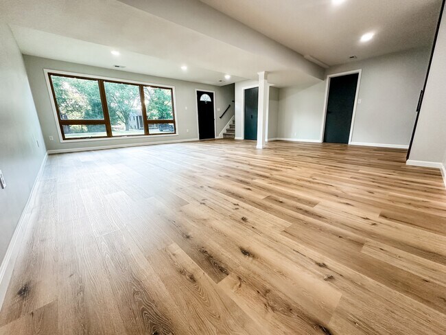 Foto del edificio - 6026 NW North Hills Dr