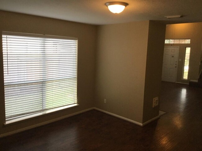 Building Photo - 2815 Fox Ravine Dr