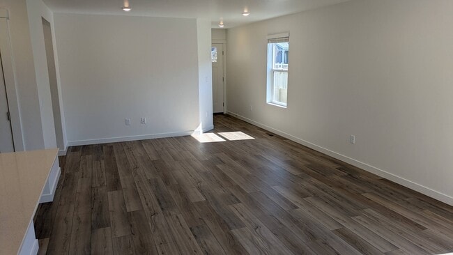 Building Photo - 4693 W Quarterhorse Dr