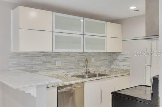 Foto del edificio - 334 48th Ave N