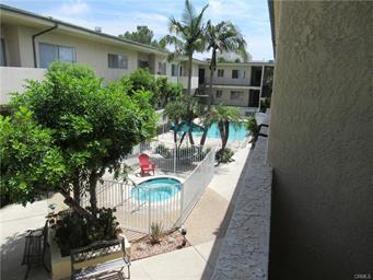 Foto del edificio - 5328 Newcastle Ave